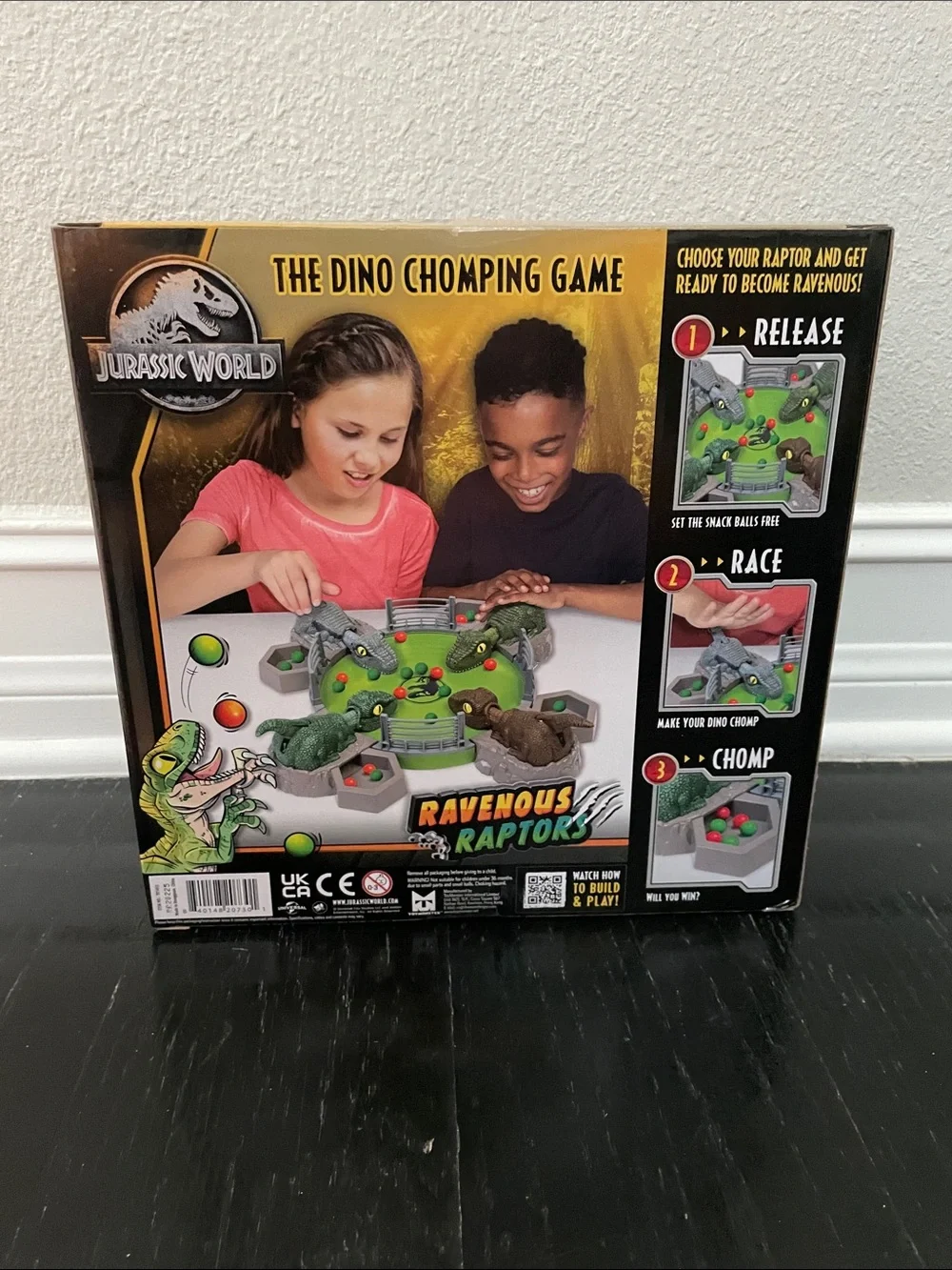 Jurassic World Ravenous Raptors The Dino Chomping Game